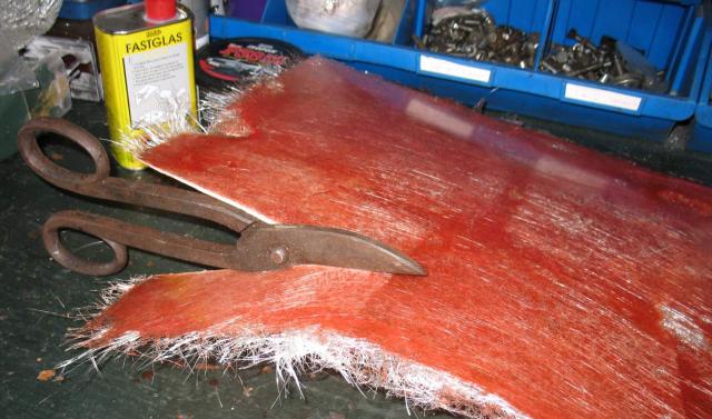 Making fibreglass sheet