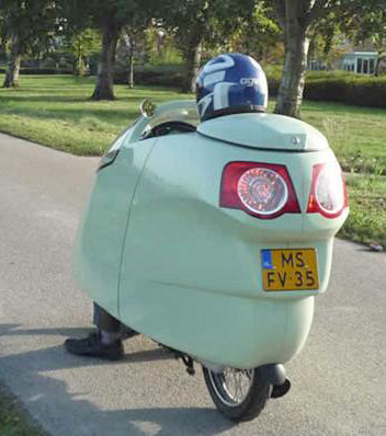 Rear View of Allert's Honda ANF 125 FF