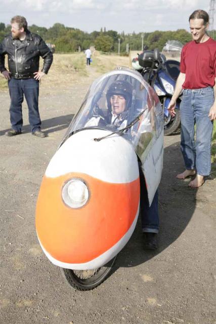 Blez tries Cedric's Streamliner again (2009)