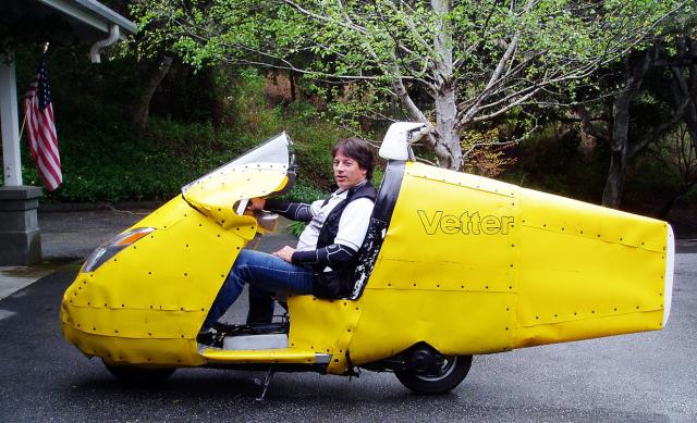 Blez in Vetter Streamliner (Low Seat)