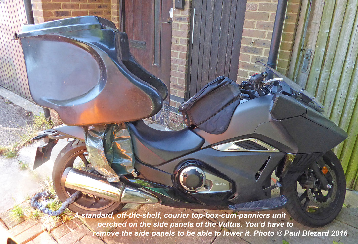 Standard DR storage perched on a Vultus (2016)