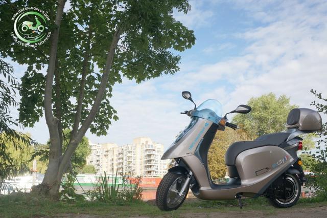 ECCity 50 - 4KW, L1e (Moped) category bike. ~60 mile range