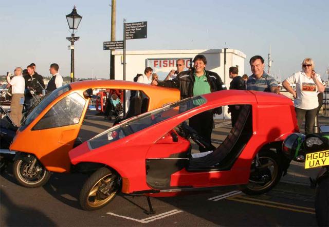Genesis & Quasar 02 @ Poole (2010)