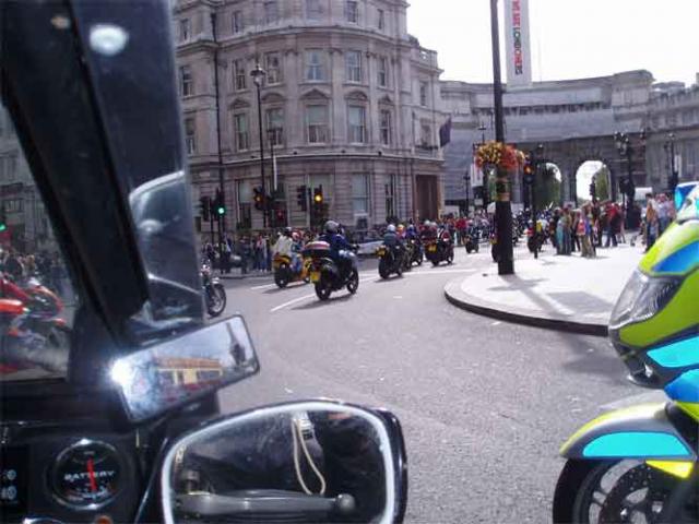 Quasar in Trafalgar Square, 2006