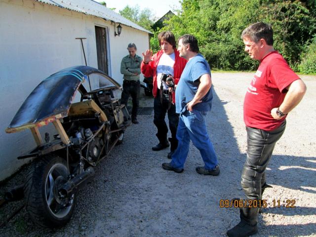 Rob Ring's Norton Rotary FF being admired