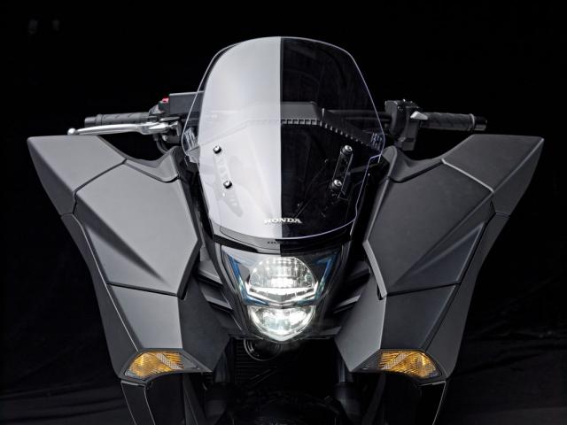 Vultus 750 Head On View