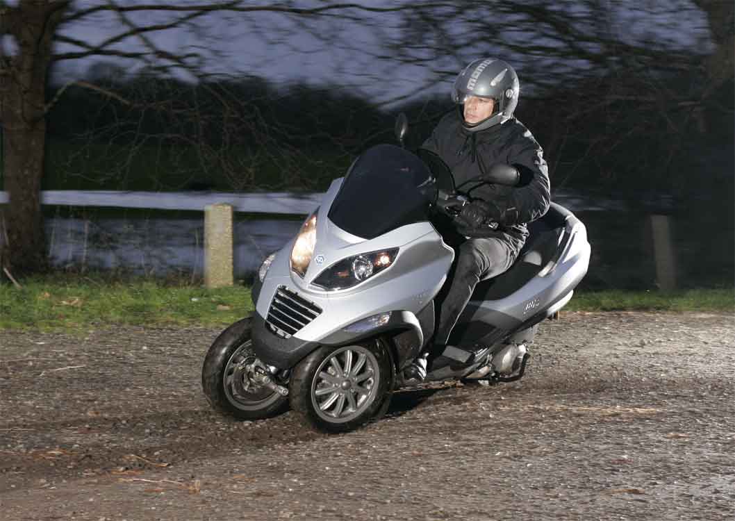 Piaggio MP3 drifting