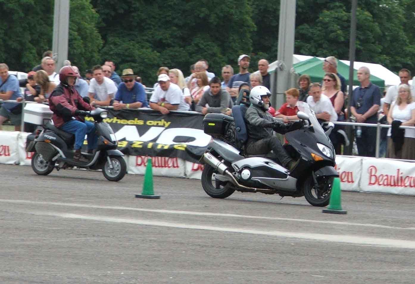 Colin laps the Oxygen scoot
