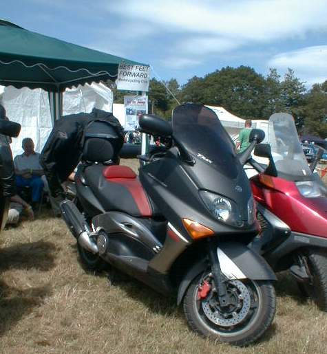 Tmax "video chase bike"
