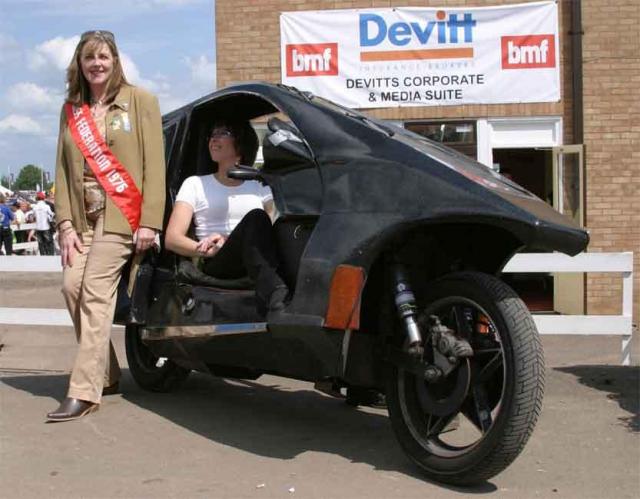 2007: '70s Miss Feds meet  Quasar at BMF